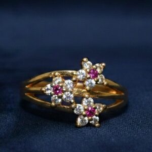 Elegant Gold Floral Crystal Ring
